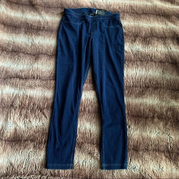 Hue Denim Capri Cropped Leggings - Picture 2 of 8